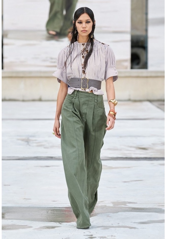 سروال كاجوال بقصّة مسترخية بأسلوب شبابي من تصميم Alberta Ferretti