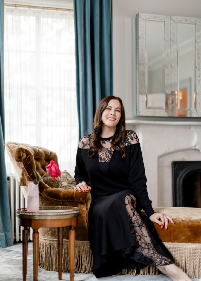 عملت ليف تايلور مع مصممين الديكور لإعادة تجديد المنزل بعد شرائها له