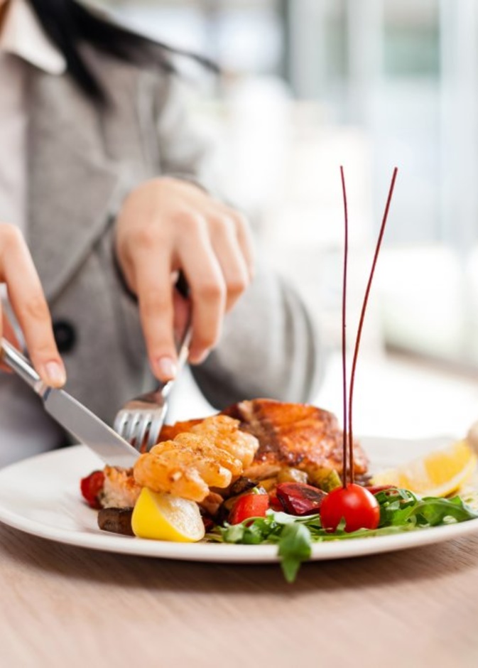 تناول العشاء في المطاعم وعلاقته بالوفاة المبكرة