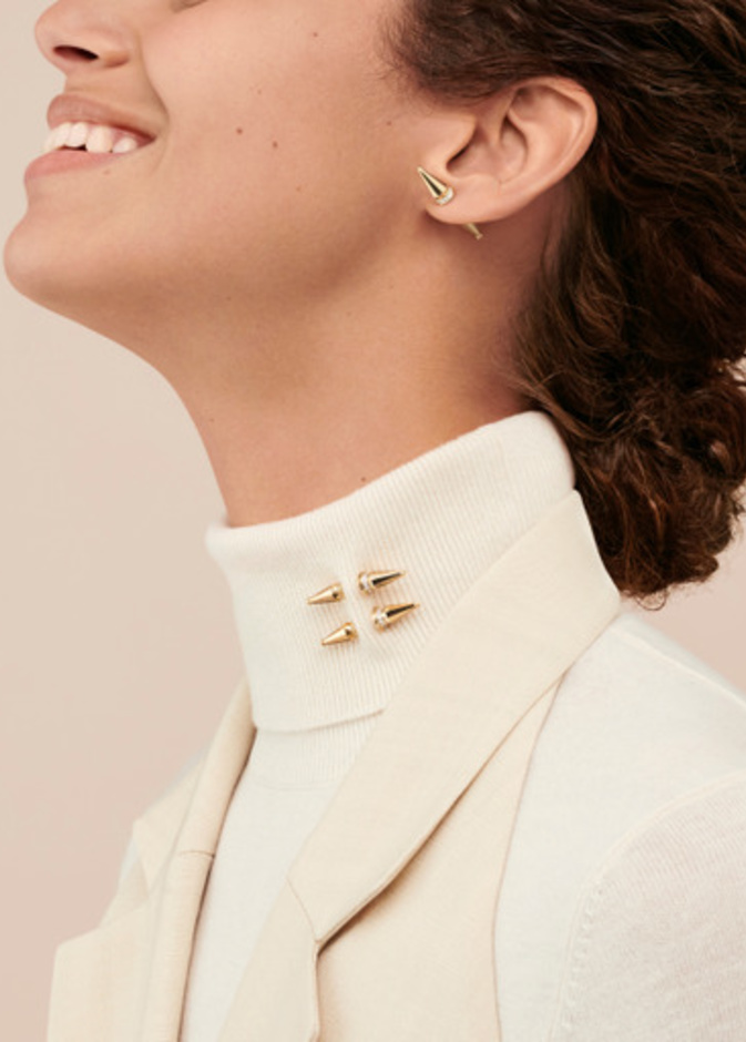 أقراط وبروش Jack de Boucheron