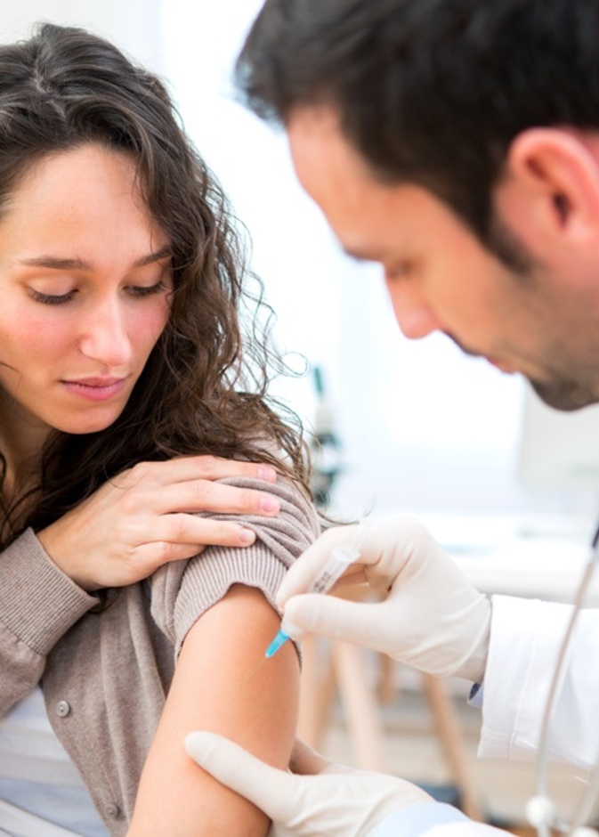 هل يجب القلق من تورم الغدة اللمفاوية بعد تلقي اللقاح