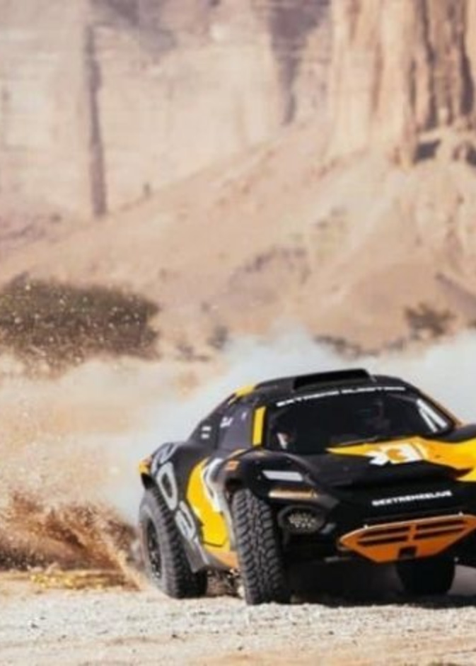 السعودية تنظم سباق إكستريم إي في العلا التاريخية