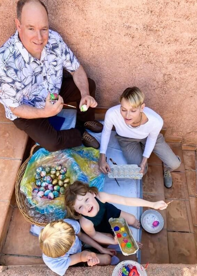 أميرة موناكو تنشر صورة عائلية جديد بمناسبة الفصح