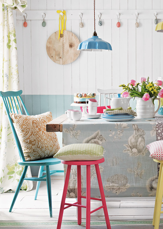 الألوان المبهجة في ديكورات موائد طعام ربيعية