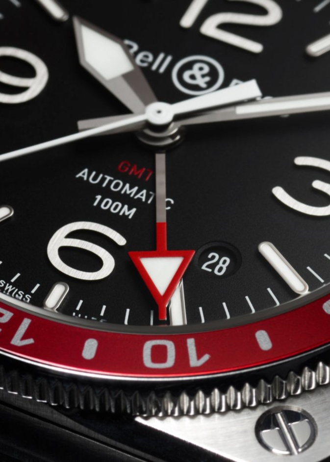 BELL & ROSS  تطرح ساعة NEW BR 03-93 GMT