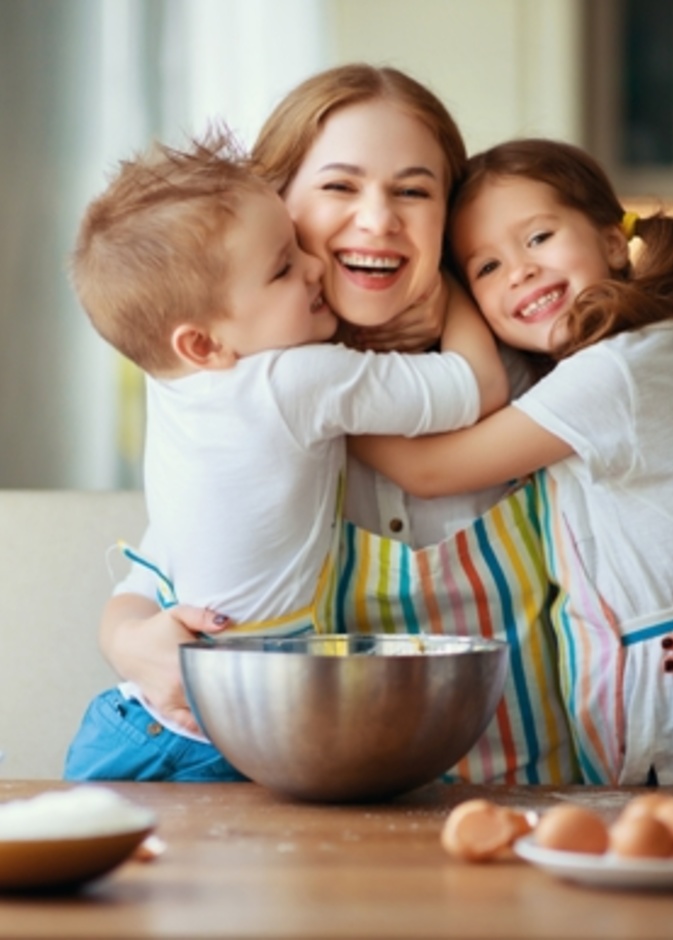 نصائح للأم العاملة للتوفيق بين عملها وأسرتها في شهر رمضان؟