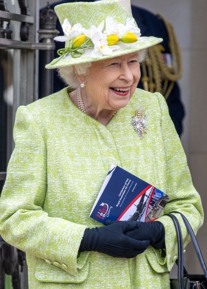 أجمل القبعات الملكية التي تألقت بها سيدات العائلة البريطانية على مر السنين