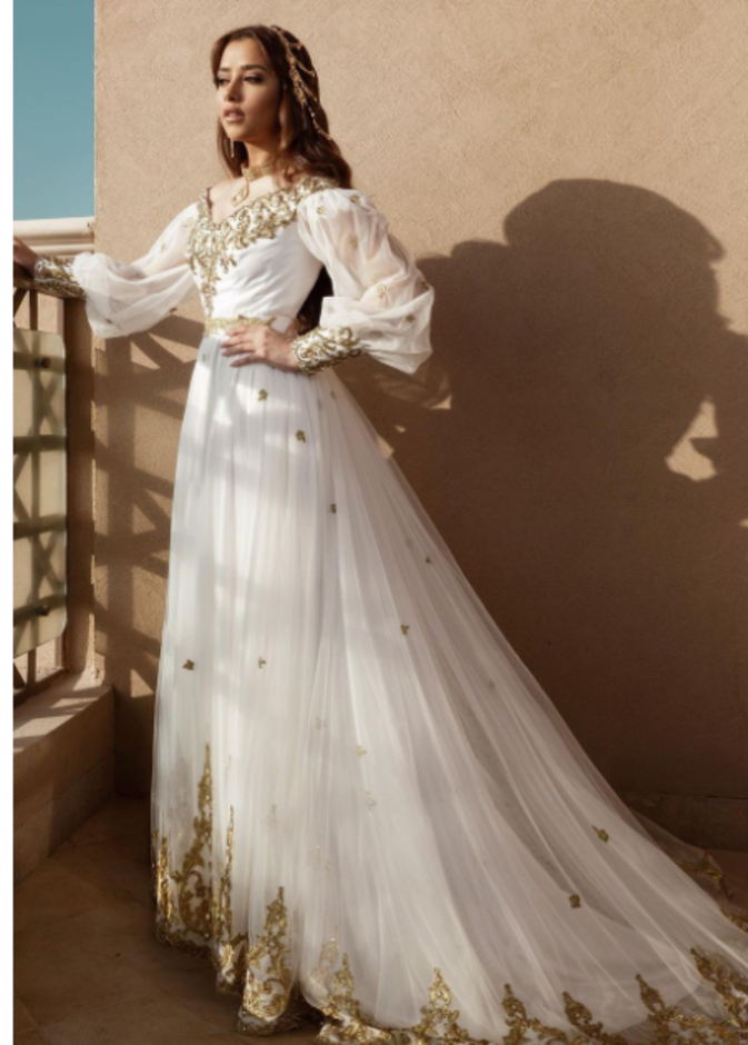 خطفت أحدث إطلالات بلقيس فتحي الأنظار بالزيّ الإماراتي