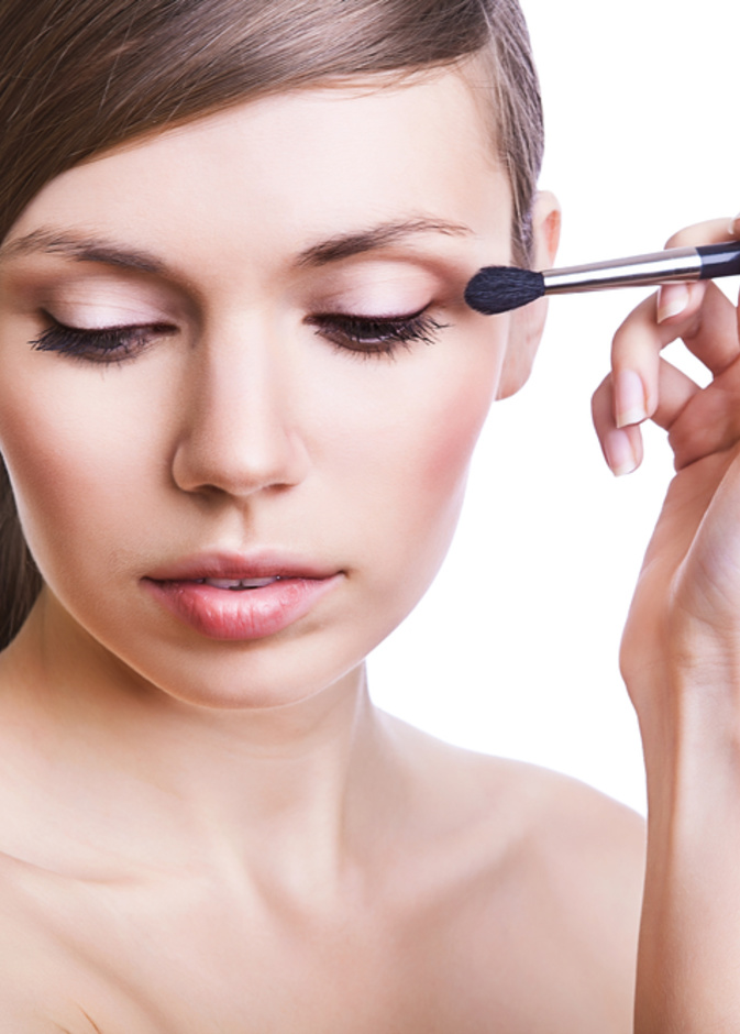 طريقة تطبيق مكياج عيون للمبتدئات
