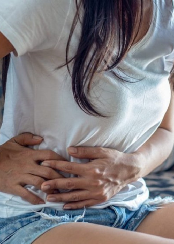 ما العلاقة بين استخدام الأجهزة الذكية وسرطان القولون