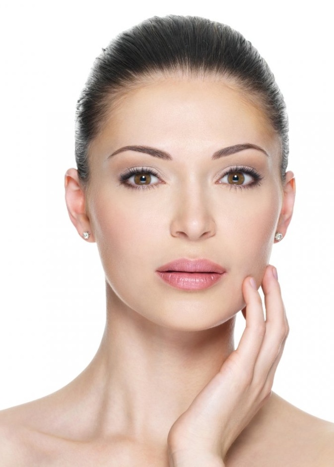 طرق تجميل الوجه جراحياً للحصول على بشرة نضرة وصحية