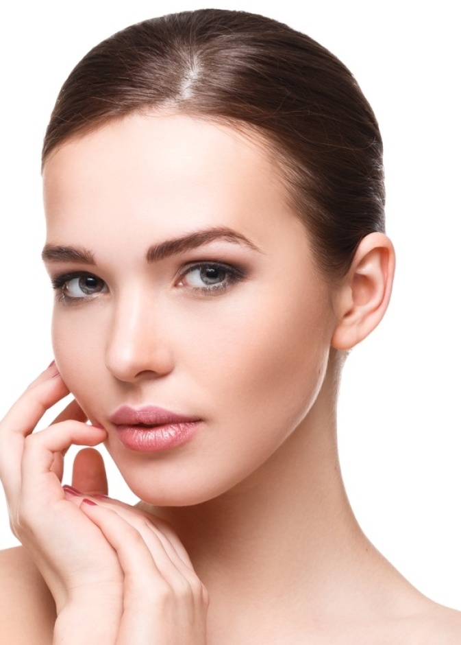 روتين العناية اليومية بالبشرة الدهنية