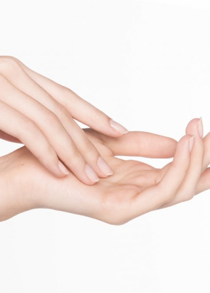 التقشير الكيميائي يعد طريقة رائعة لتفتيح البقع وإنعاش بشرة اليدين