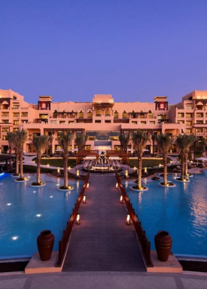 من جزيرة السعديات في ابوظبي