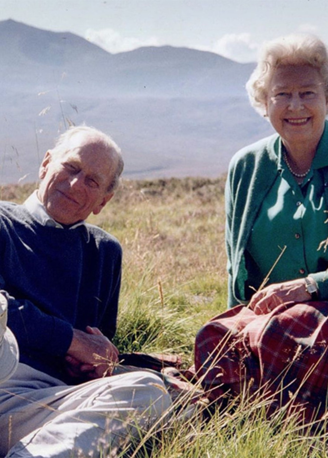 هكذا ستتغير مراسلات الملكة الرسمية بعد وفاة زوجها الراحل