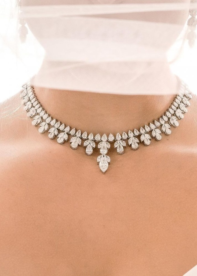 تصاميم قلادات لعروس الربيع من دار Hamda Fine Jewellery