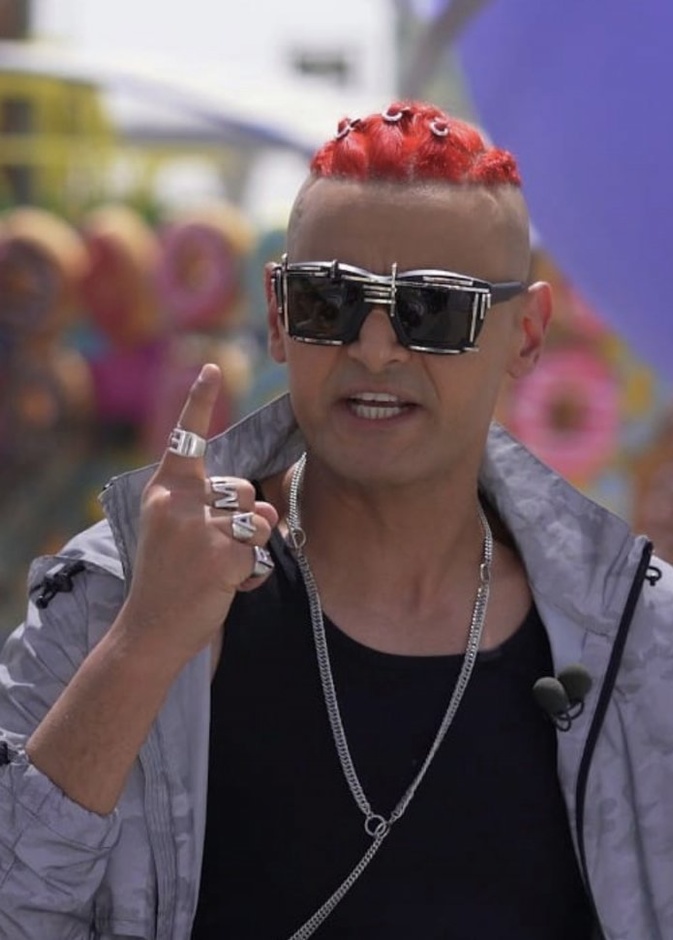  رامز عقله طار الفنان رامز جلال من موقع التصوير الملاهي