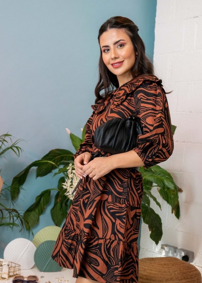 فستان ماكسي بنمط شيرت مزود بزنار