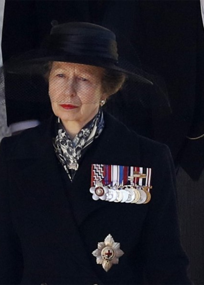  الأميرة آن تحيي ذكرى ضحايا كورونا