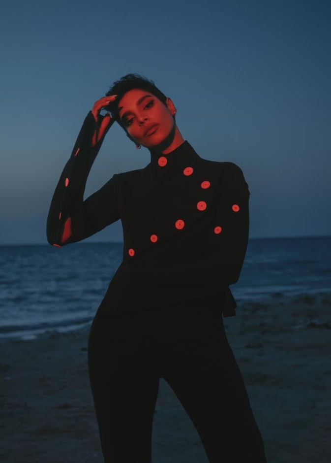 "أؤمن بمقولة أن أكثر قطعة مستدامة هي ما تملكها في خزانتك الآن"