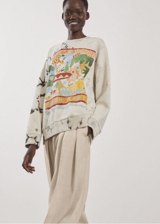 Stella McCartney قدّمت كبسولة ملابس تدعم حملة غرينبيس لوقف إزالة الغابات في الأمازون