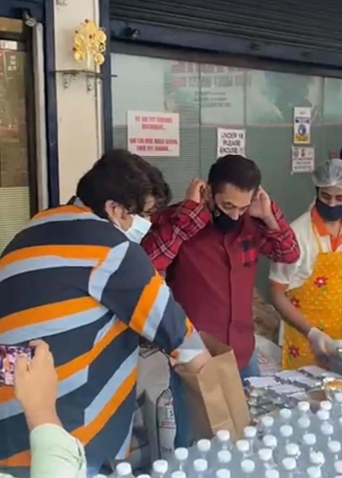 سلمان خان يشارك في توزيع 5 آلاف وجبة طعام في مومباي