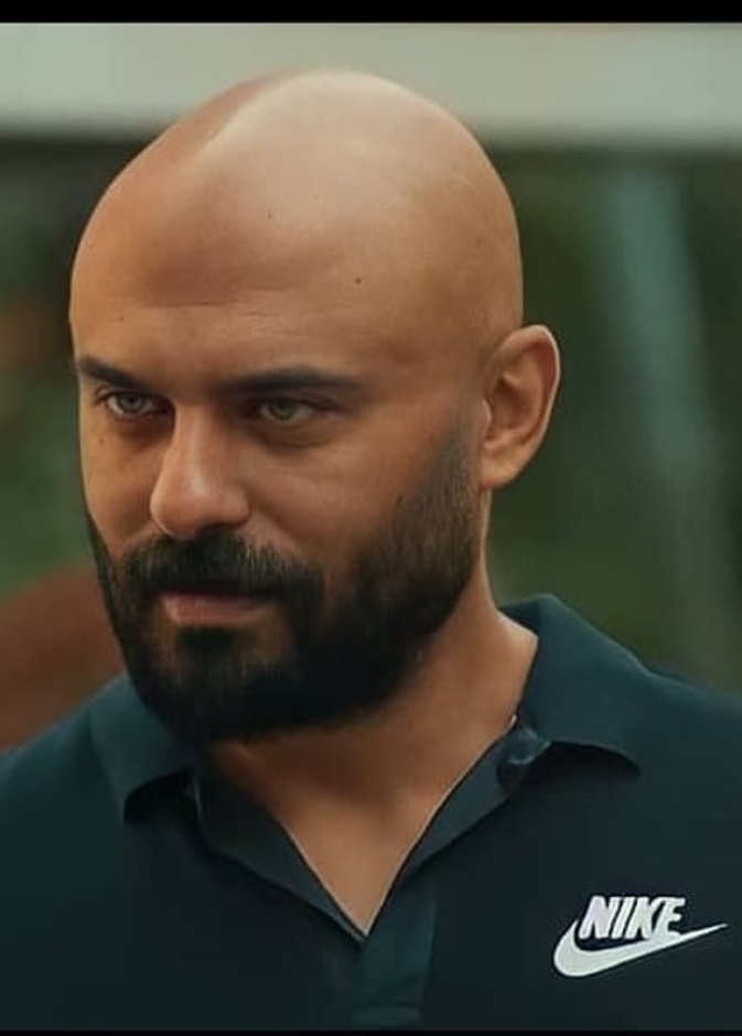 احمد صلاح حسني