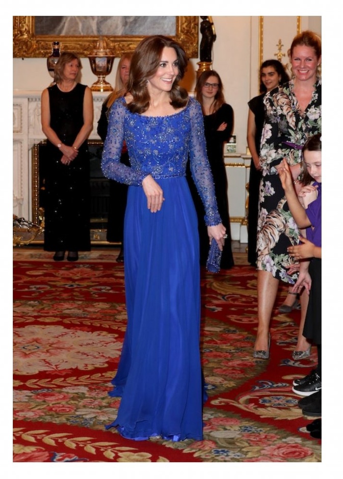 موديلات فساتين كم طويل لسهراتك الرمضانية من وحي اطلالات كيت ميدلتون