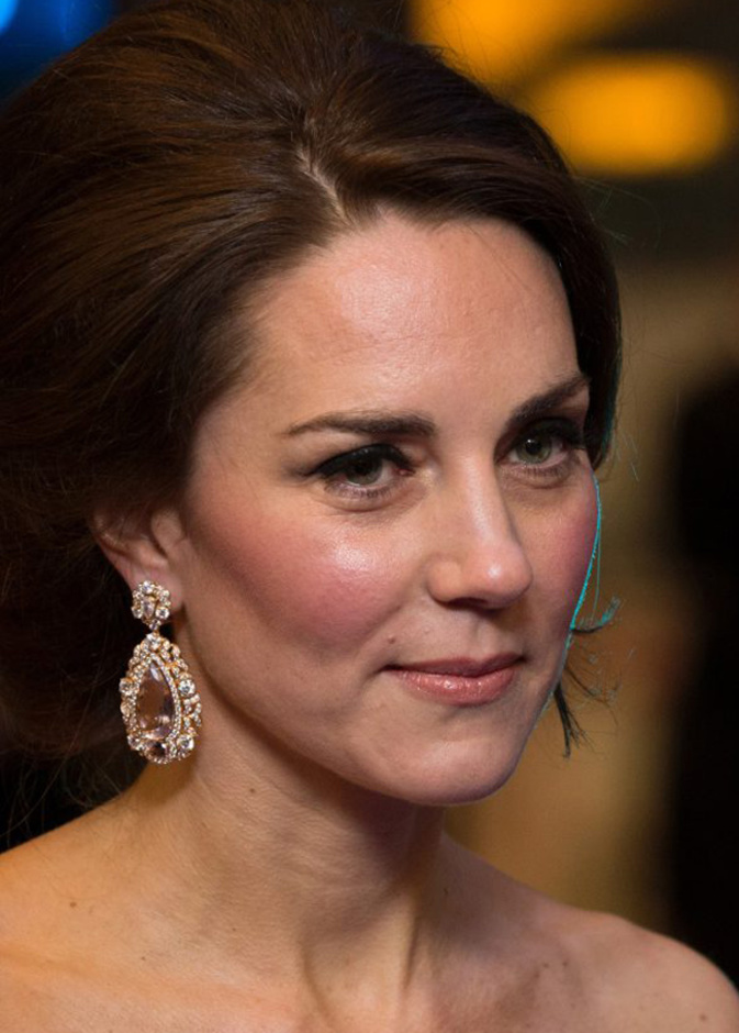  كيت ميدلتون ترتدي أقراط الماس والمورغانيت من Kiki McDonough