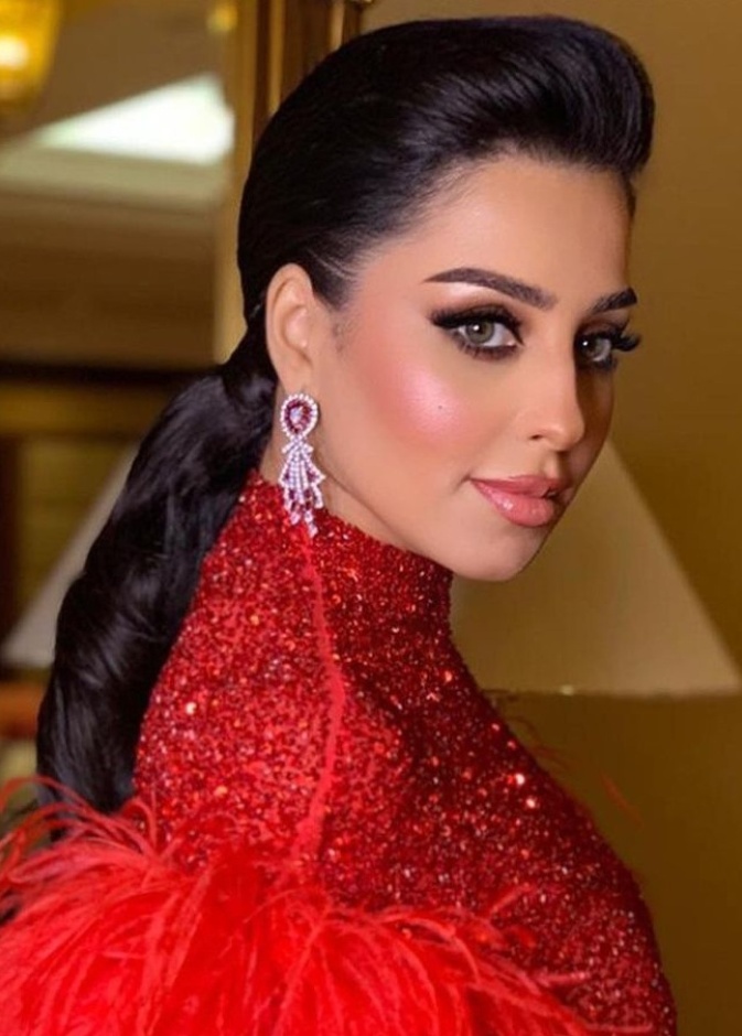 اطلالات جمالية جذابة بأسلوب خليجي مستوحاة من المهرة البحرينية 2021