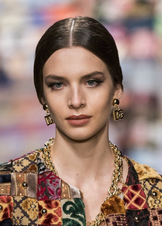 أجمل ألوان أحمر شفاه بتدرجات طبيعية ناعمة لإطلالتك في إفطارات رمضان 2021