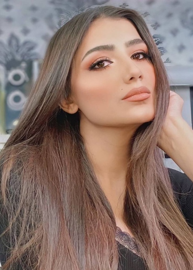 مي عمر تثير الجدل بأحدث اطلالة لها والجمهور يشبهها بـ ليلى احمد زاهر