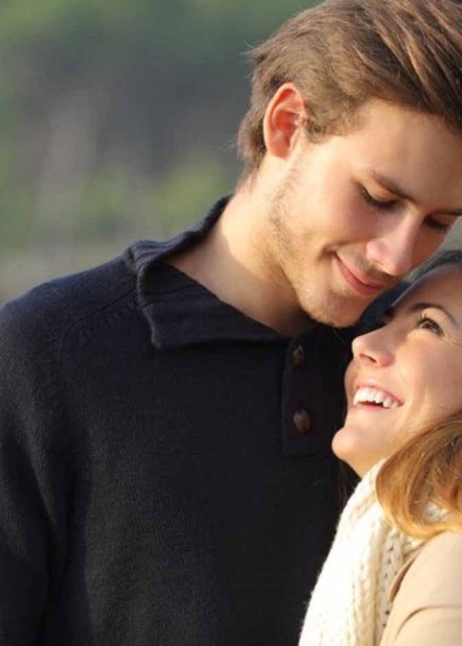 5صفات أنثوية تجذب الرجل إلى المرأة القصيرة لا إرادياً