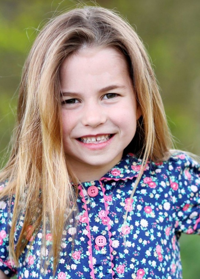 بعدسة والداتها.. صورة جديدة للأميرة شارلوت في عيدها الـ 6