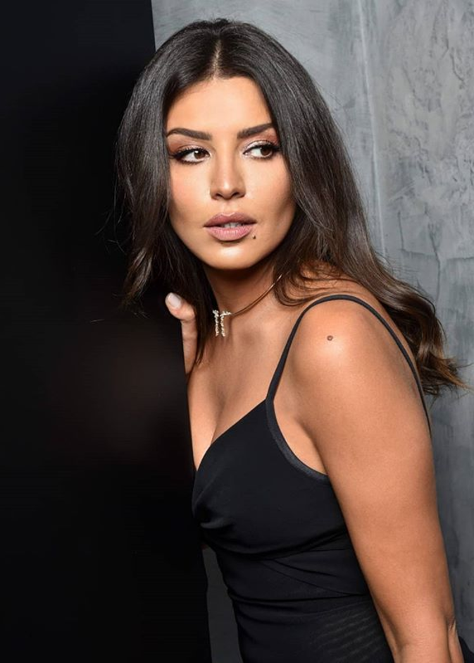 توقعات الأبراج للممثلة أمل بوشوشة