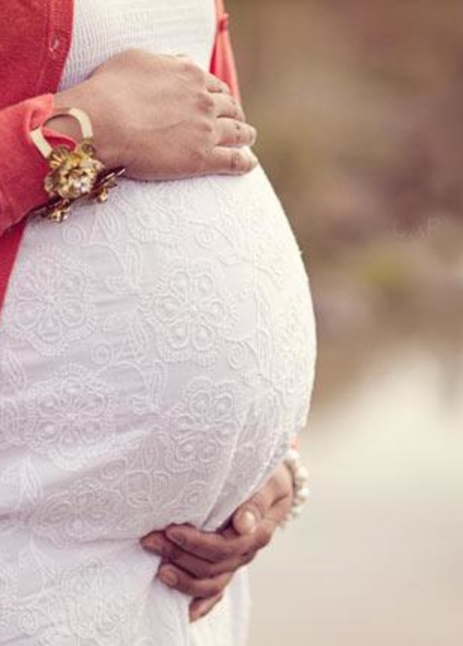 آراء تنادي بتأجيل الحمل لحين تلاشي السلالات الجديدة من كورونا