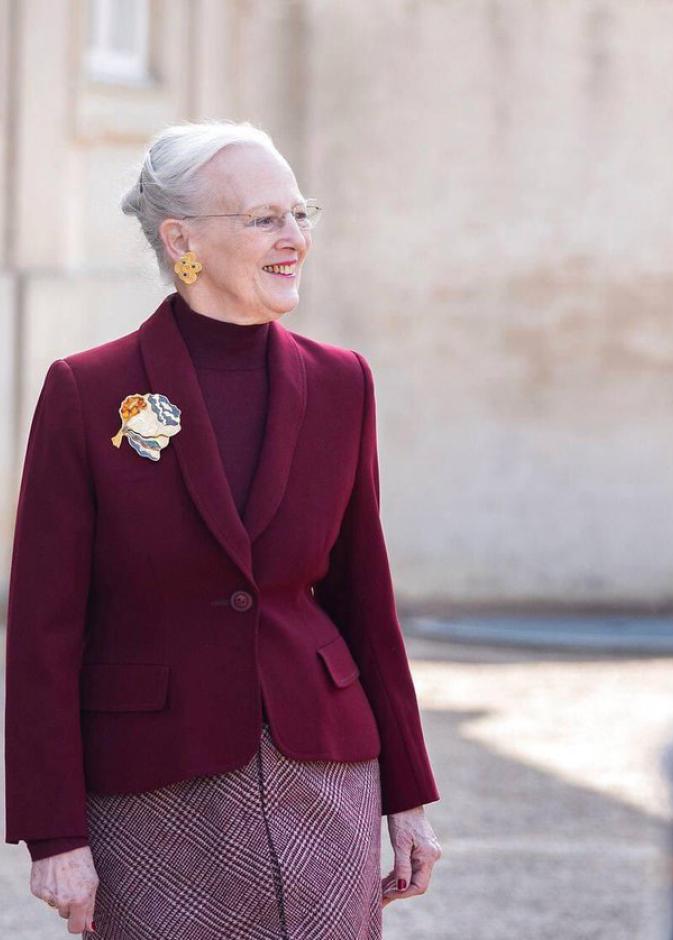 جولات الملكة مارغريت الثانية باليخت الملكي