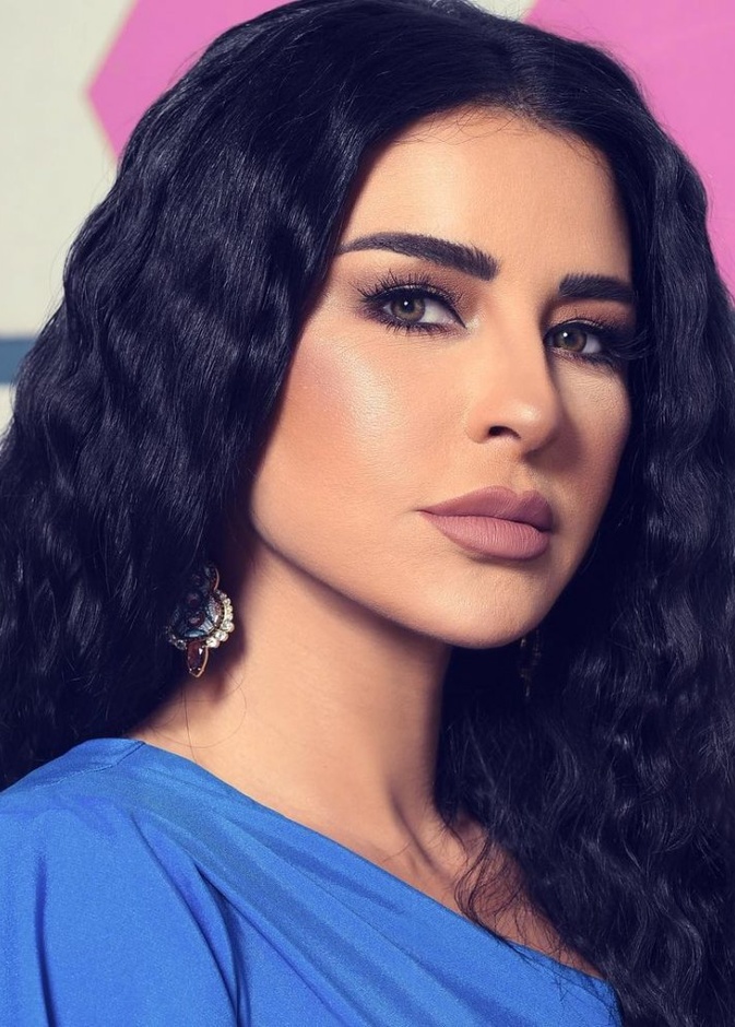 صيحات جمالية مع المكياج البرونزي مستوحاة من ماغي بو غصن