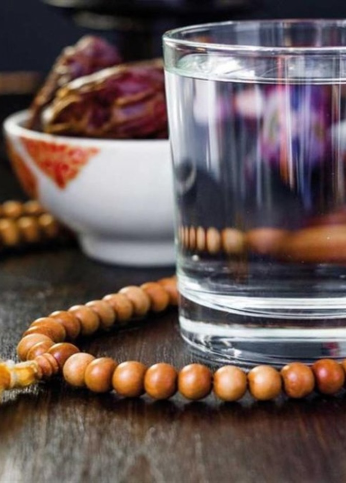 ماهي الكمية الصحيحة لشرب الماء في رمضان