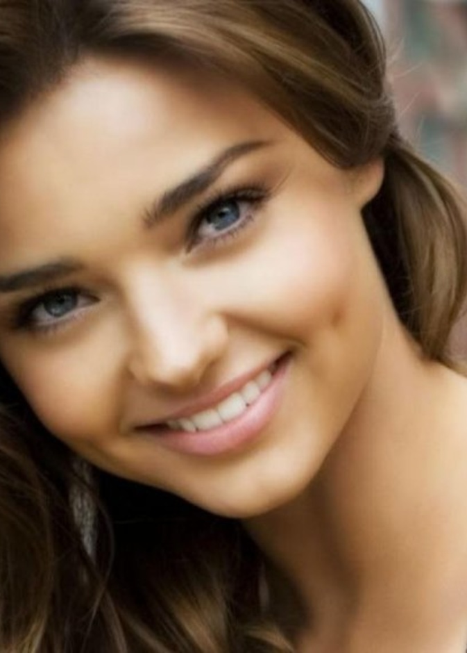 ما هي أسباب إنجذاب الرجل للمرأة السمراء