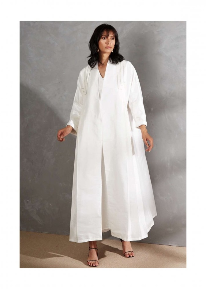 تصميم فني ومبتكر بأسلوب راقي بالأبيض من  1988 LINE