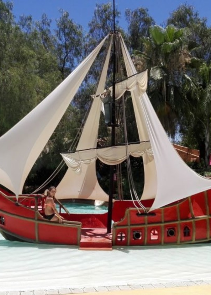 العيد في المغرب مدينة الملاهي المائية Oasiria، مراكش