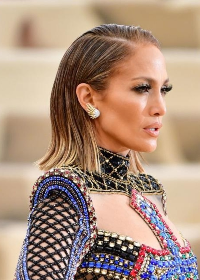 تسريحات الشعر المبلل 2021