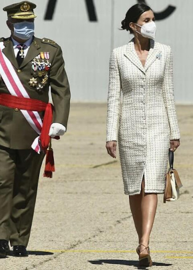 الملكة ليتيزيا تزور أكاديمية الطيران العسكرية في كولمينار فيجو