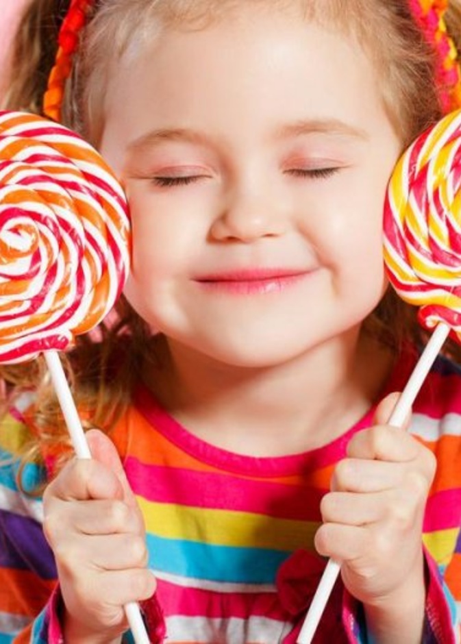 للوقاية من أضرار كثرة تناول الحلويات في العيد يجب إعتماد بدائل صحية