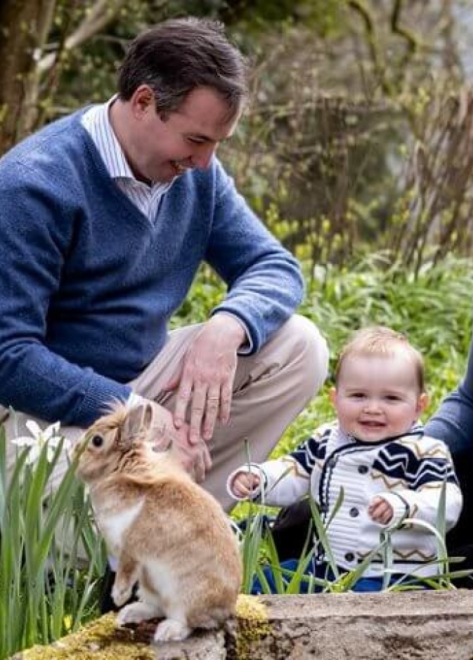 الأميرة ستيفاني مع ابنها وزوجها 