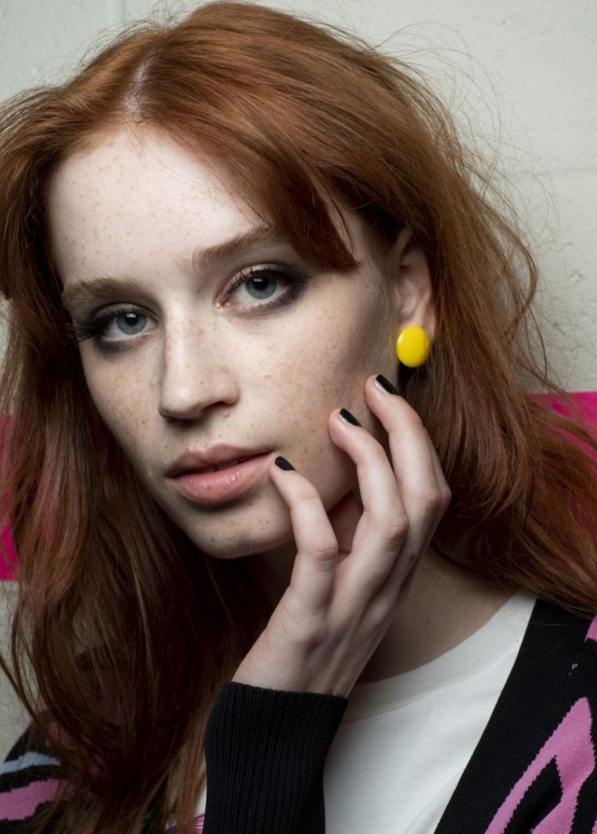  اجمل الوان مناكير سوداء لعيد الفطر 2021 طبّقيها بشكل جريء