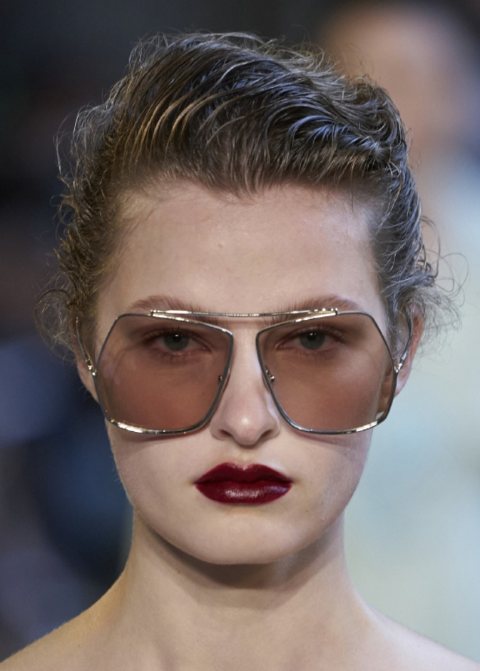 الوان احمر شفاه مخملي داكن لعيد الفطر 2021 من دار Max Mara