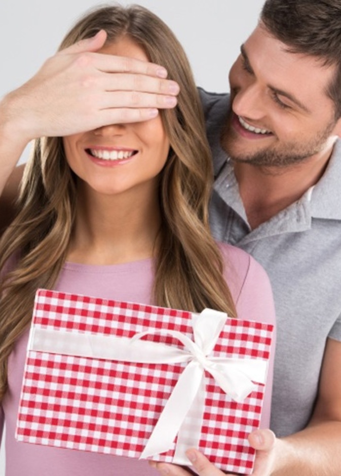 أفضل طرق تقديم العيدية للزوجة