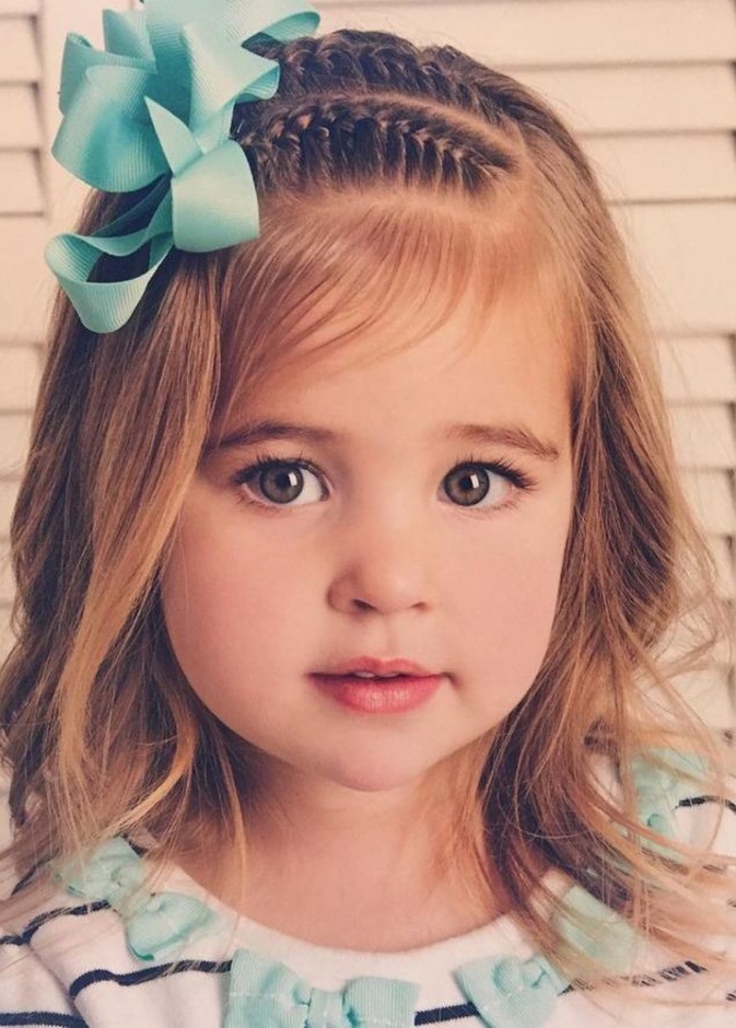 تسريحات شعر ناعمة لطفلتك في عيد الفطر 2021